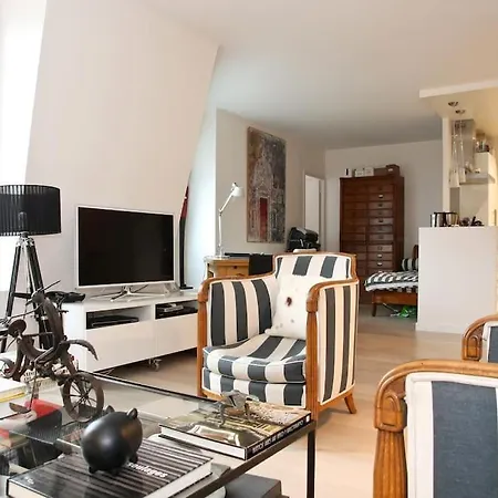 아파트 Sous Les Toits *