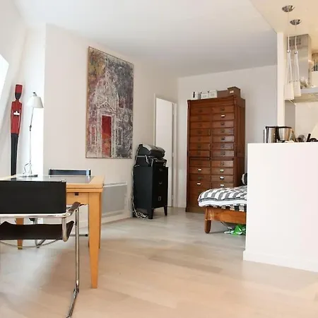 Apartment Sous Les Toits Paris